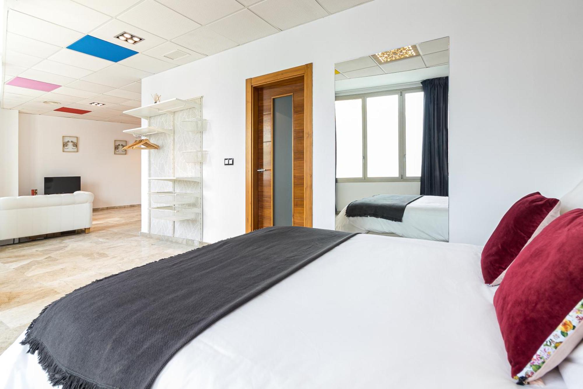 Saenz Suites Gallery By Bossh! Apartments Màlaga Pokoj fotografie